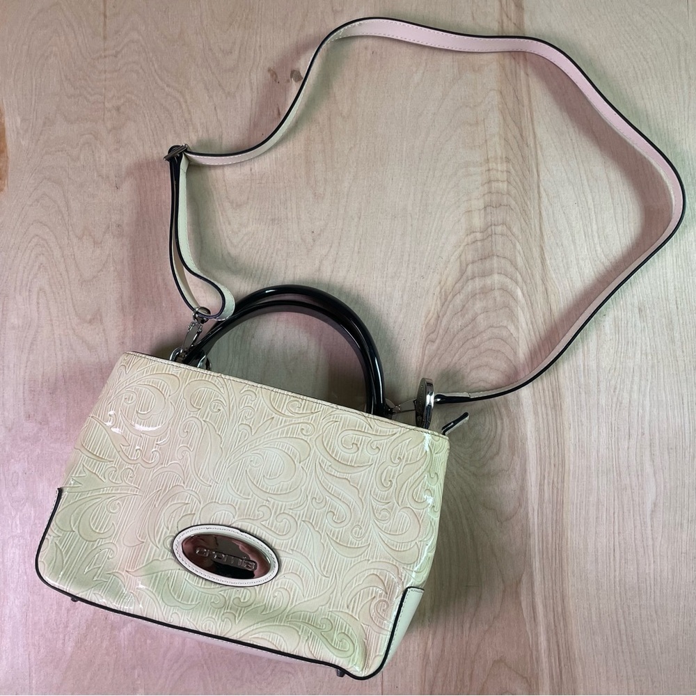 Italian Leather Luxurious Cromia handbag medium size winter white